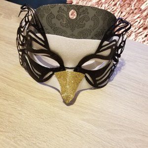 Black and Gold Masquerade Mask NWT